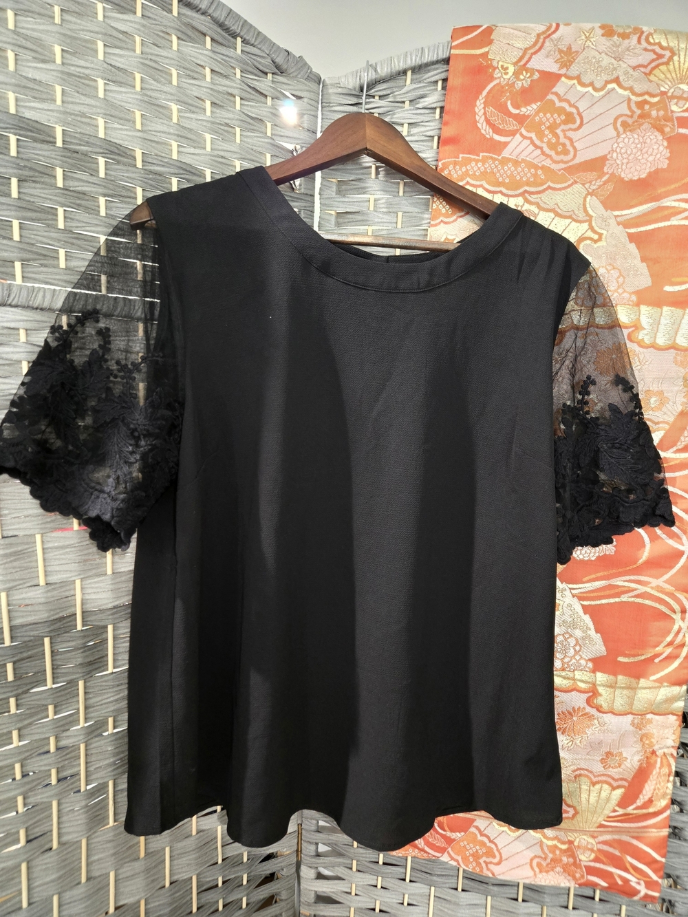 Lulus Black Sheer Floral Lace Sleeve Blouse Size XL